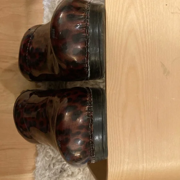 Dansko Shoes Red Leopard. Excellent condition - Picture 7 of 10